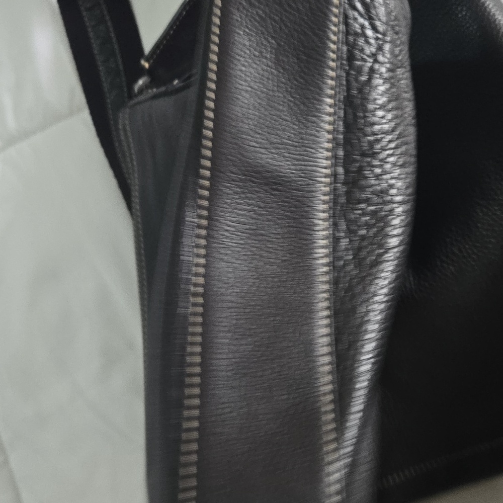 Levenger Bomber Jacket Leather Laptop Messenger Bag Pebble Black EUC - Picture 6 of 16